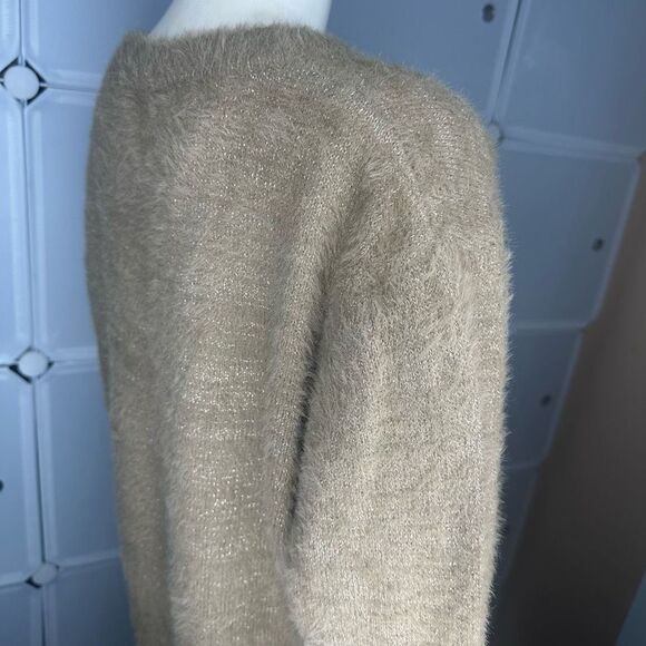 Boutique Super Soft Tan Crew Neck Sweater With Shimmering Gold Detail - Picture 4 of 10